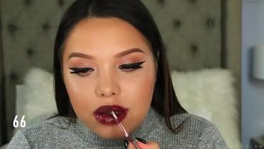 Wanita Ini Pakai 100 Lipstik di Bibirnya