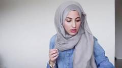 Tutorial Hijab Praktis dengan Phasmina
