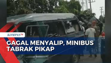 Gagal Menyalip, Minibus Tabrak Pikap Lalu Terguling di Bangkalan
