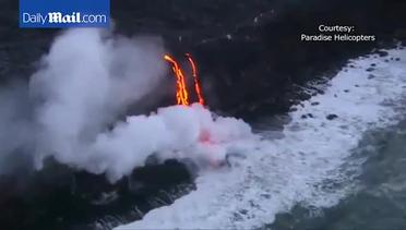 Detik-detik Lava 'Tersenyum' Hawaii Mengalir ke Samudera Pasifik
