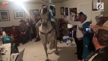 Aksi Kuda Menari Rayakan Pesta Ulang Tahun