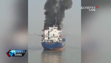 Kapal Kargo Terbakar di Perairan Gresik