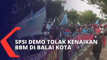 Serikat Pekerja Seluruh Indonesia Demo Tolak Kenaikan Harga BBM Subsidi di Balai Kota Jakarta