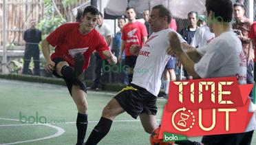 Time Out: Marquez dan Pedrosa Adu Futsal Bareng Menpora