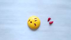 Emoji lucu dari magnet