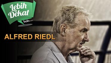Kisah dan Kendala Alfred Riedl di Timnas Indonesia