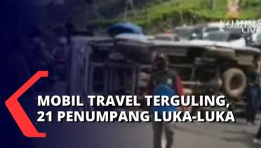 Diduga Pengemudi Tak Kuasi Jalur, Mobil Travel dengan 21 Penumpang Terguling di Tanjakan Emen