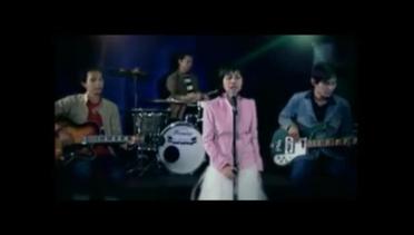 La Luna - Berpisah (Official Music Video)