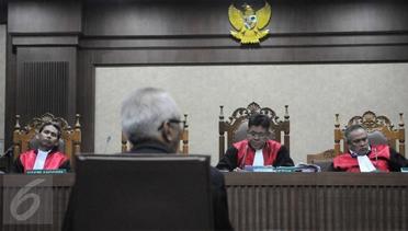 News Flash: Hakim Penerima Suap OC Kaligis Divonis 2 Tahun