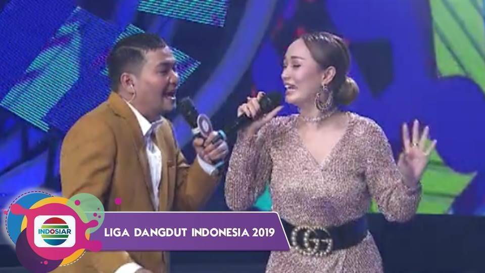 Katta kokrakli ayollar porno