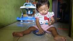 Baby Vlog : Raesha umur 11 bulan Sudah bisa makan sendiri