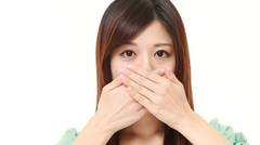9 Cara menghilangkan bau mulut secara alami