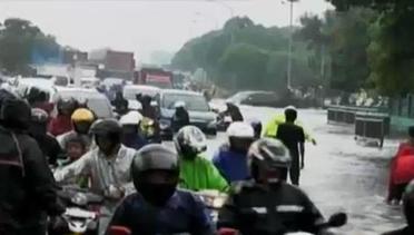 VIDEO: 2 Hari Hujan, Sejumlah Ruas Jalan Ibu Kota Terendam Banjir