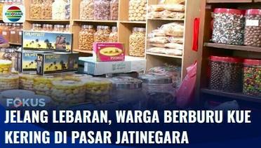 Live Report: Jelang Lebaran, Warga Berburu Kue Kering di Pasar Jatinegara | Fokus