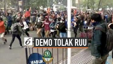  Demo Mahasiswa di Bandung Ricuh