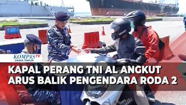 Momen Kapal Perang KRI Banjarmasin Angkut Ratusan Pengendara Roda 2 di Mako Armada II Surabaya