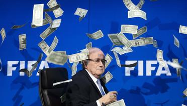 Momen Penting 2015: Sepp Blatter Diskors 8 Tahun