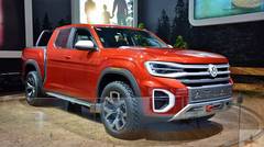 New York Auto Show- Volkswagen Atlas Tanoak pickup truck concept hits & THE BEST CONCEPT.