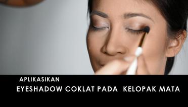 Make Up Ala Adinia Wirasti (Light Makeup)