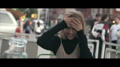 Grace VanderWaal - Perfectly Imperfect (Official Music Video)