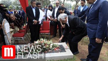 Mantan Presiden Timor Leste Xanana Gusmao Ziarah ke Makam BJ Habibie