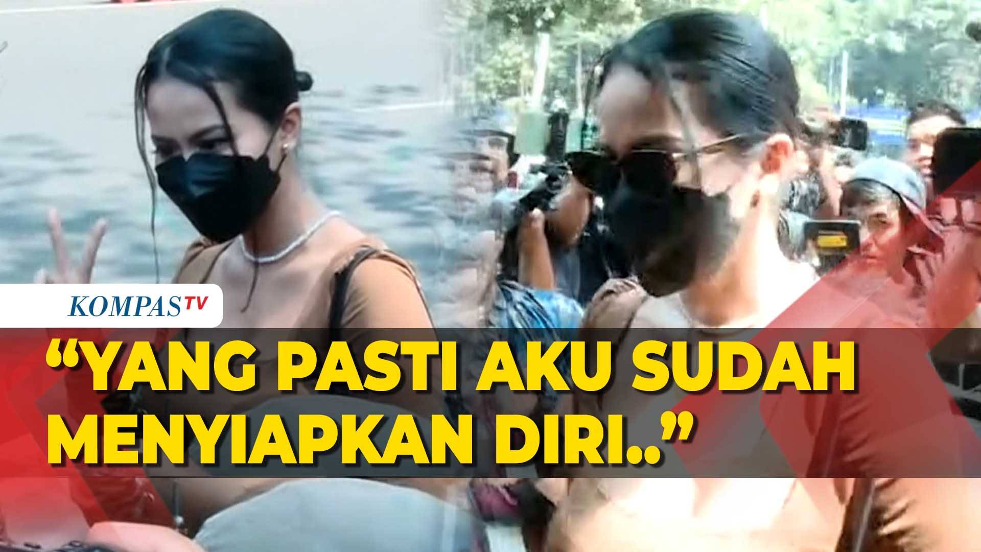 Chiroyli qizni ikki kishi ogziga sikadi