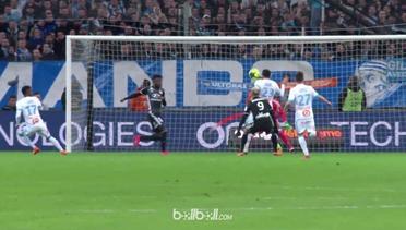 Bek Marseille Bikin Gol Bunuh Diri dengan Wajahnya