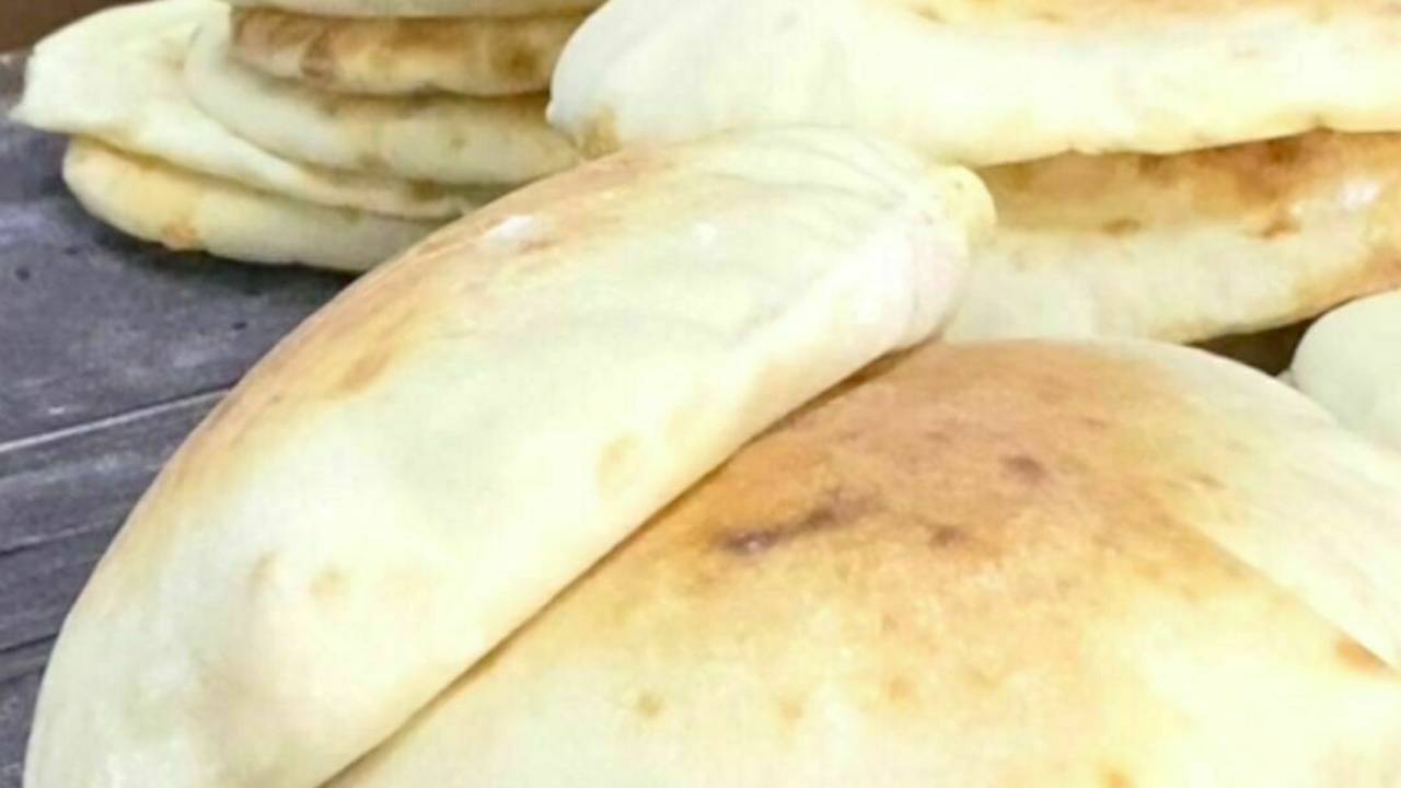 Roti Arab Dawood Bakery di Puncak, Bogor - Shorts