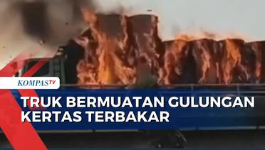 Pecah Ban, Truk Bermuatan Gulungan Kertas Terbakar di Grogol Petamburan