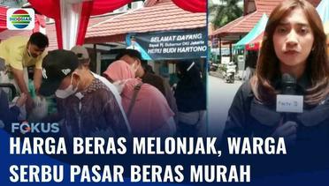 Warga Serbu Operasi Pasar Beras Murah di Kantor Kecamatan Setiabudi, Jakarta Selatan | Fokus