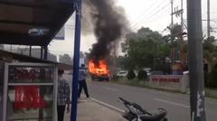 Mobil Terbakar Di Jl. Raya Dompak Depan TCC Tanjung Pinang KEPRI.