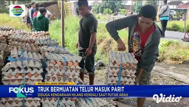 Truk Bermuatan Telur Masuk Parit di Kabupaten Boyolali