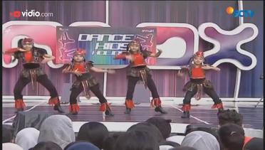 The Carrections - Peserta Dance Kids Holiday