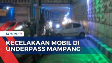 Mobil Tabrak Beton Pembatas Jalan di Underpass Mampang, Sopir Alami Luka di Bagian Dada