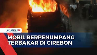 Diduga Korsleting Mesin, Sebuah Mobil Terbakar di Cirebon, Semua Penumpang Selamat!