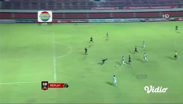 GOOOLL! Frets Butuan Menambah Keunggulan Persib Bandung - Persita Tangerang vs Persib Bandung 0-2