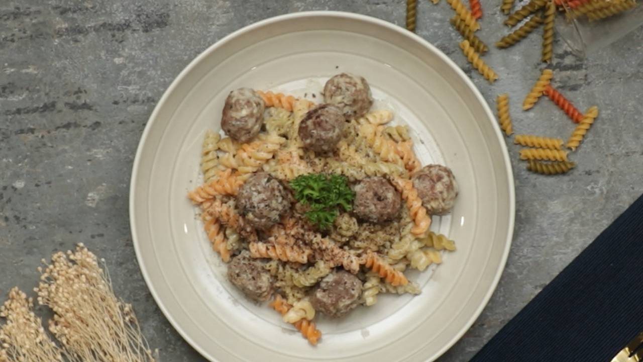 Creamy Fusilli Beef Meatballs Yummy Indonesia Vidio