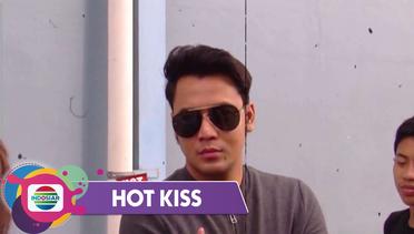 Hot Kiss - Bukan Kali Pertama! Kriss Hatta Santai Hadapi Sidang Pertama