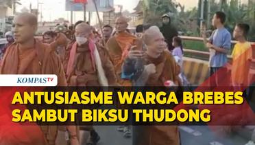 Antusiasme Warga Brebes Sambut Biksu Thudong, Rela Tunggu Berjam-jam di Jalan