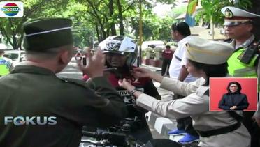 Petugas Operasi Zebra Kerkostum Veteran Bagikan Helm Gratis di Tangerang - Fokus Sore