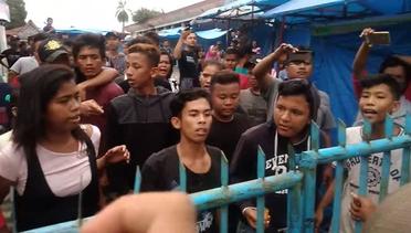 Bocah-bocah ini jadi Tameng dan Tolak Penggusuran Lapak Bazar di GOR Siantar