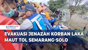 Evakuasi Jenazah Korban Laka Maut Tol Semarang-Solo