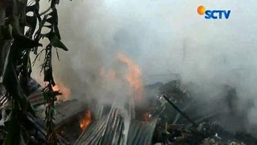 Penampungan Barang Bekas di Tangerang Ludes Terbakar - Liputan6 Petang