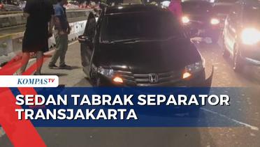 Mobil Sedan Tabrak Separator Transjakarta di Jakarta Pusat!
