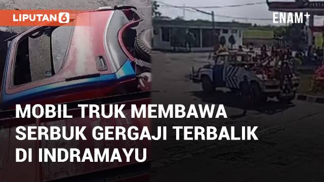 Viral Mobil Truk Membawa Serbuk Gergaji Terbalik di Indramayu