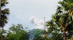 MELETUS!!! 12.12.2017 Gunung Agung Bali Semburkan Abu Vulkanik