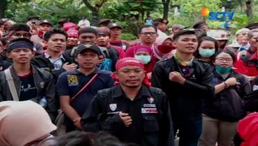 Ribuan Buruh Tuntut Kenaikan Upah di Balai Kota DKI - Liputan6 Siang