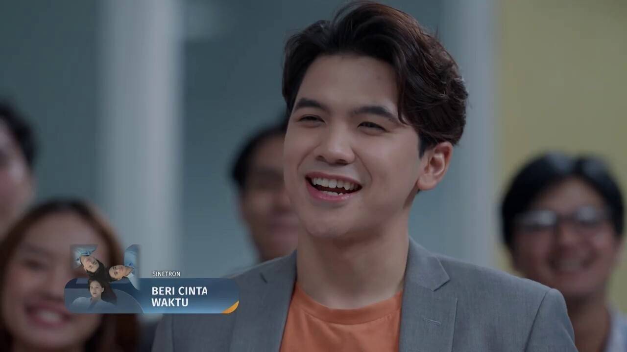 SEMUA MERAYAKAN KESEMBUHAN TRIAN!! Betapa happynya satu kantor boss ...