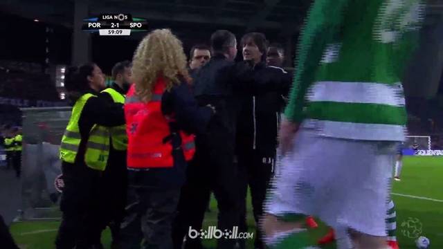 Kericuhan Mantan Bek Real Madrid Coentrao dengan Petugas Lapangan!
