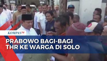 Menhan Prabowo Bagi-Bagi THR Rp500 Ribu dan Kaos ke Warga di Solo